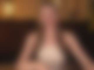 Live cam show with DiamondGoldie - Flash on Camsoda