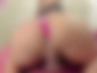 Live cam show with khloe queen - Submissive on camwithhim.com