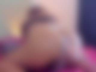Live cam show with khloe queen - Submissive on SinfulBabes