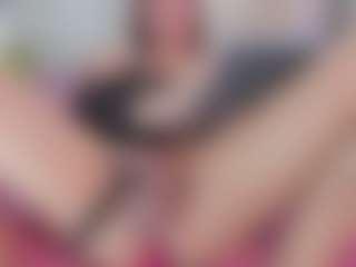 Live cam show with khloe queen - HD on intimatelivegirls.com