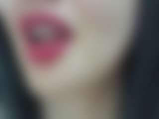 Live cam show with antomouthparadise - Green Eyes on Mixed Magazine Live