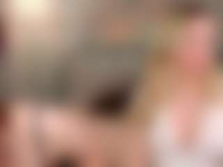 Show de cam en vivo con Adelina and Emily - Ball Sucking en Camsoda