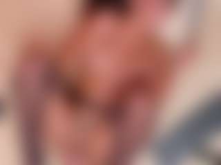 Live cam show with AisHhaFerrari - Brown Eyes on Latina Girls