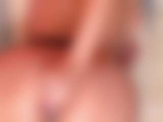 AisHhaFerrari's Live Sex Cam Show