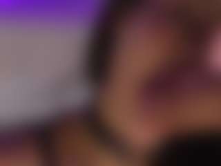 AisHhaFerrari's Live Sex Cam Show
