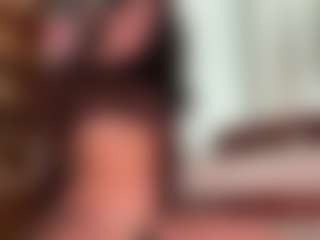 AisHhaFerrari's Live Sex Cam Show