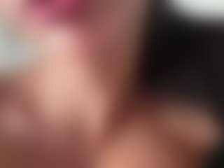 AisHhaFerrari's Live Sex Cam Show