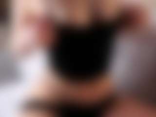 Live cam show with MoireFulford - Camel Toe on Instabang