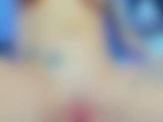 Reina-Cummingss MILF webcam performer live streaming