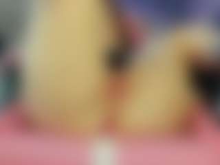 Live cam show with Reina-Cummingss - Gamer MILF on x69.live