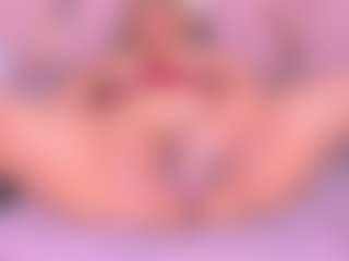 Samanta MILF webcam performer live streaming