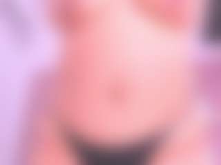 Samanta MILF webcam performer live streaming