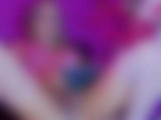 Live cam show with Daliana-Gounbolt - Flat Chested on Camsoda
