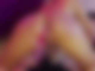 Live cam show with Daliana-Gounbolt - Flat Chested on Camsoda