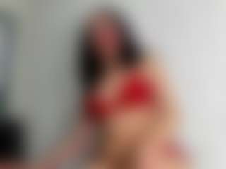 Live cam show with PerlaJohnsonRs - Oil on Mixed Magazine Live
