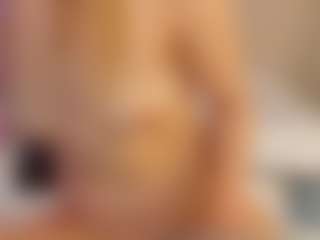 Live cam show with Luna-Vibee - Blonde Hair Curvy on Camsoda