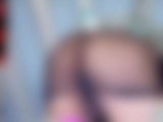 Live cam show with Karen-Rosee - Dirty Talk on madthumbs