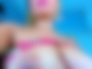 Spettacolo in cam dal vivo con stefanymilk07Curv - Cute su Camsoda