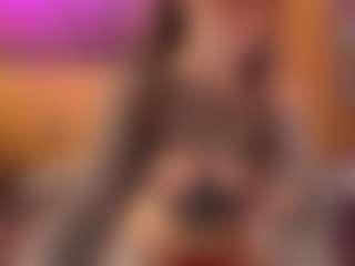 Live cam show with Maeveee - Gray Eyes on Camsoda
