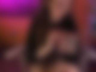 Live cam show with Maeveee - Gray Eyes on Camsoda