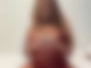 Live cam show with Queen Lovely - Implants on luckytryst.com