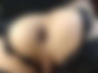 Live cam show with Britanystars - Smoking on StripNow