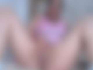 Live cam show with EmilyTrujillo - Blonde Hair on CamwithHer
