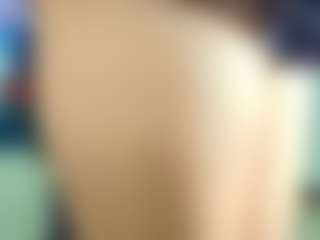 Live cam show with EmilyTrujillo - Blonde Hair on Gym Cam Girls