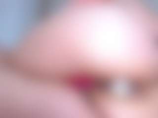 Live cam show with EmilyTrujillo - Blonde Hair on live18s.com