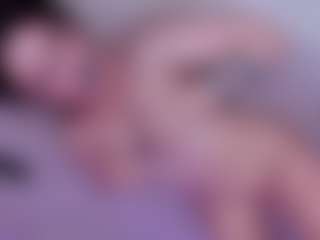 Medea-Queen MILF webcam performer live streaming
