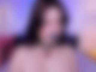 Medea-Queen MILF webcam performer live streaming