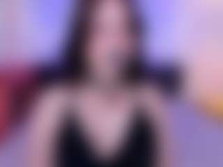Medea-Queen MILF webcam performer live streaming