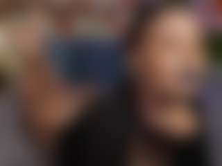 Live cam show with Medea-Queen - Brown Hair MILF on WildCum