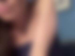 Live cam show with SluttySarah - Snowbunny on camwithhim.com