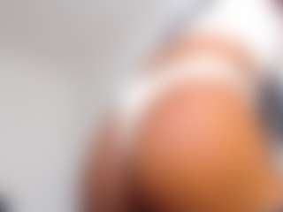 Live cam show with AndreaxDoll - Cumshot on milfzrlive.com