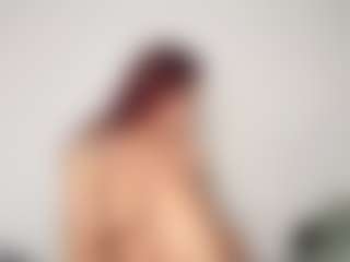 Spettacolo in cam dal vivo con megan-hally - Red Hair Dildo su Camsoda