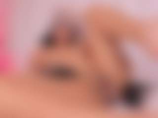 Live cam show with LovelyEyess - MILF Teen (18+) on TottyGirls