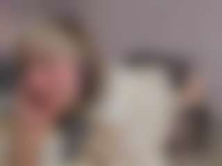 Live cam show with MaeChesser - Raven Hair on liverealitysex.com
