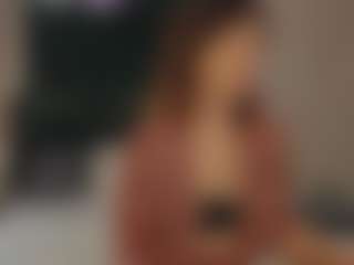 Live cam show with Malvina - Amateur Curvy on StripNow