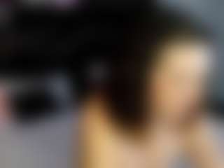 Live cam show with Malvina - Fetish Brown Hair on live.xbliss.ai