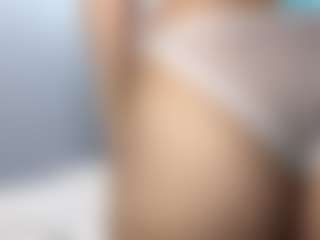 Live cam show with Akemi - Small on intimatelivegirls.com