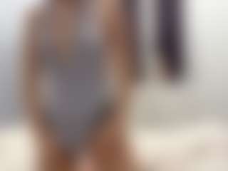 Live cam show with Akemi - Pantyhose on AdultVida.com