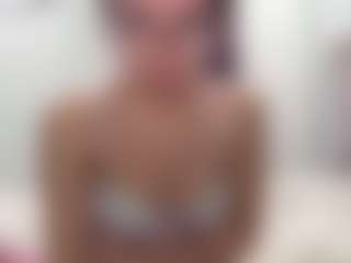 Live cam show with Akemi - Small on eurowanks.com