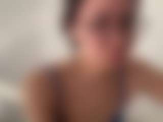 Live cam show with Akemi - Brown Hair on live.xheat.ai