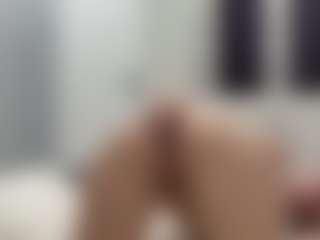 Live cam show with Akemi - Trimmed Asian on Strip Flash - Live Sex Shows