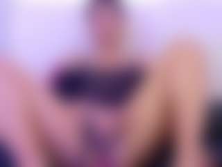 Live cam show with Aliisson-Cooper - Submissive on Milfs Live