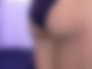 Live cam show with Aliisson-Cooper - Submissive on Camsoda