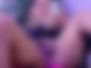 Live cam show with Aliisson-Cooper - Average on Uber Horny