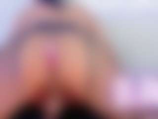 Live cam show with Aliisson-Cooper - Submissive on CamSodaAdn