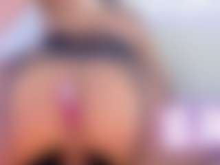 Live cam show with Aliisson-Cooper - Smoking on Cam Slut